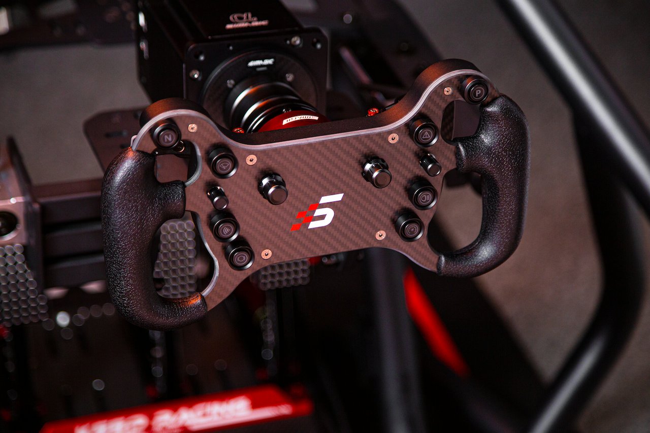 Sim racing equipment and gear