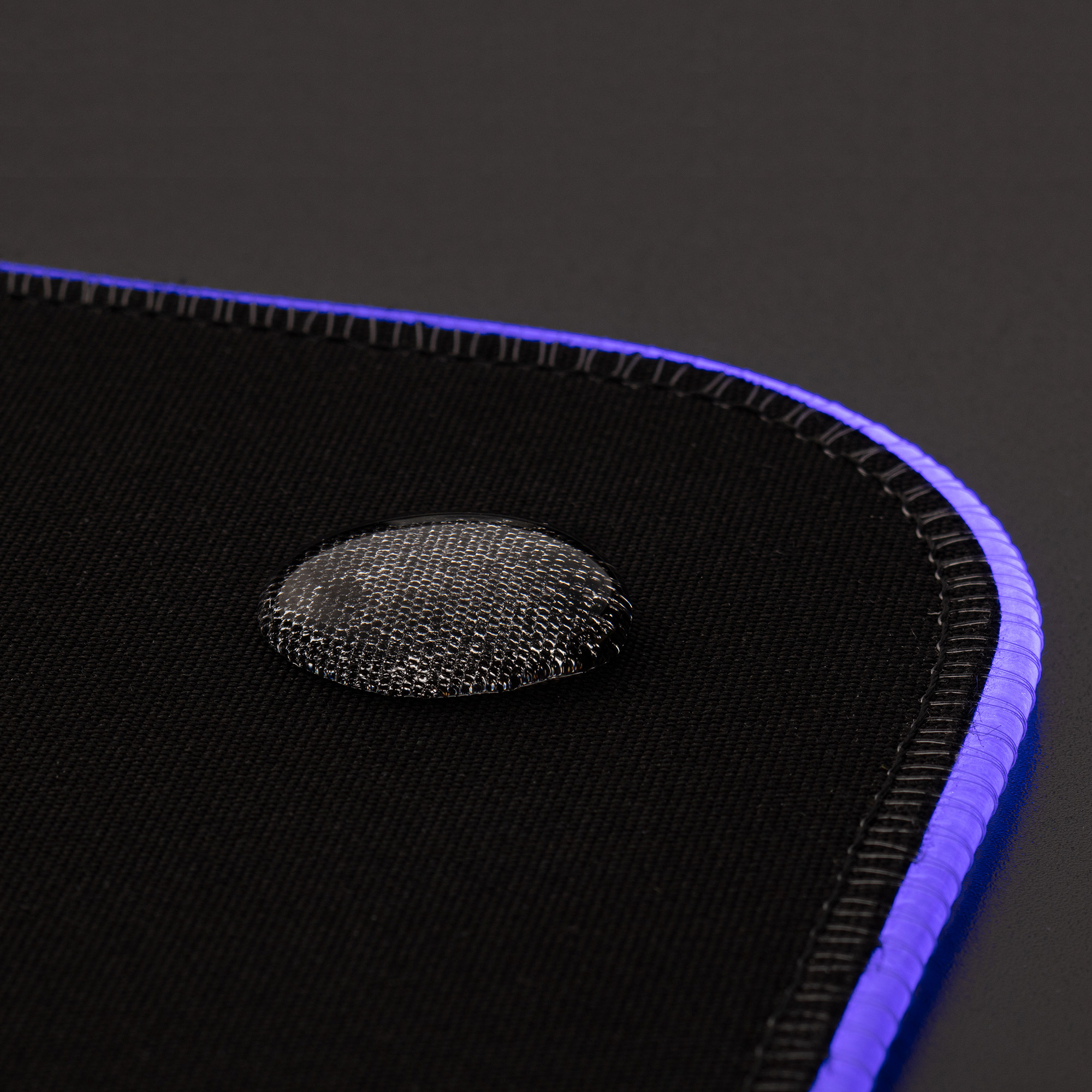 Mad Catz S.U.R.F. RGB Gaming Mouse Pad - DELENordic.com
